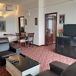 Family Apartment At Times Square